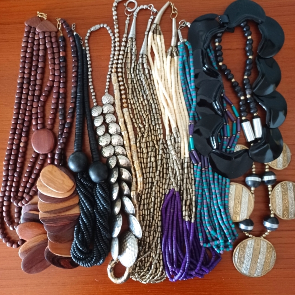 10 global necklaces